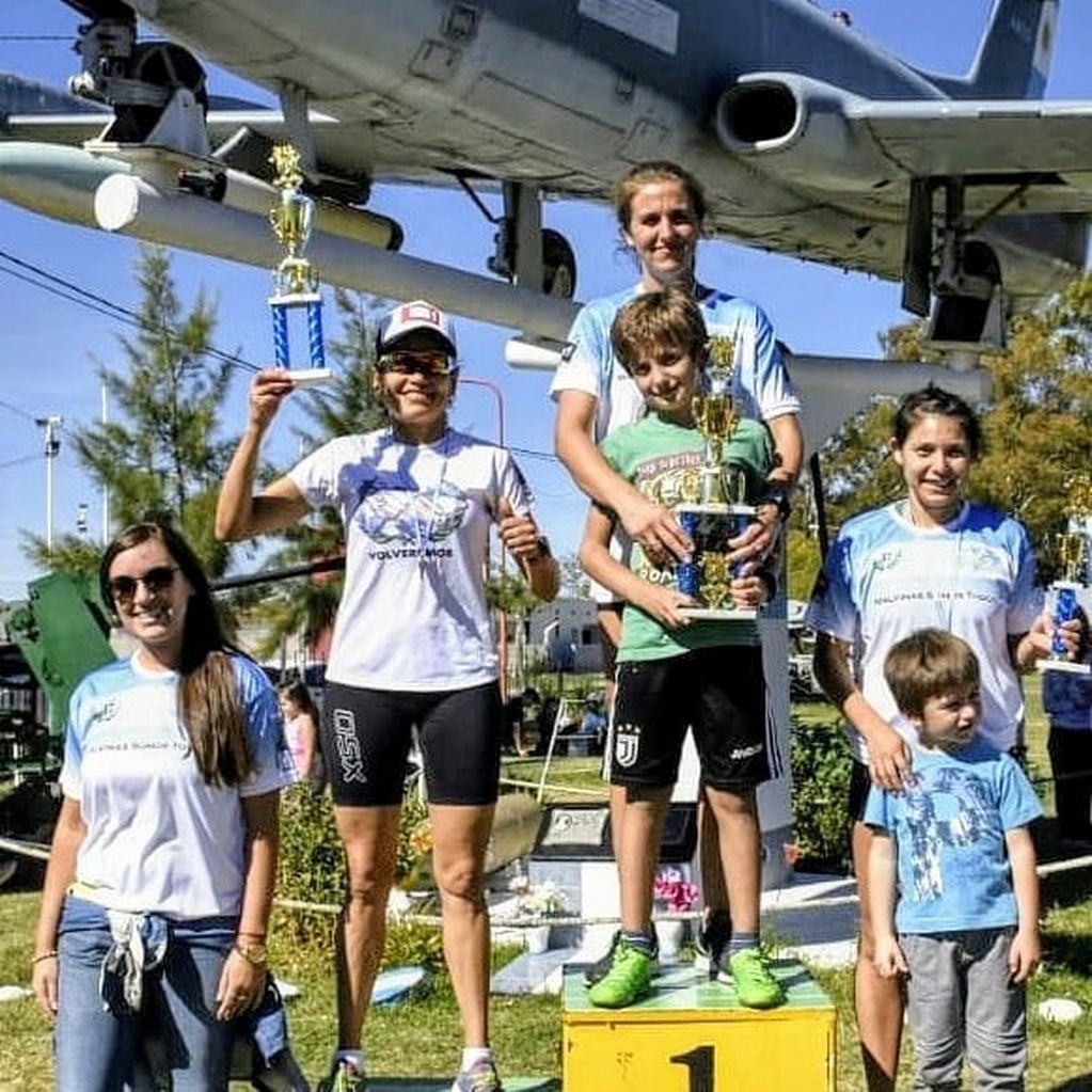 Podio Damas 13° Edición carrera "Héroes de Malvinas"