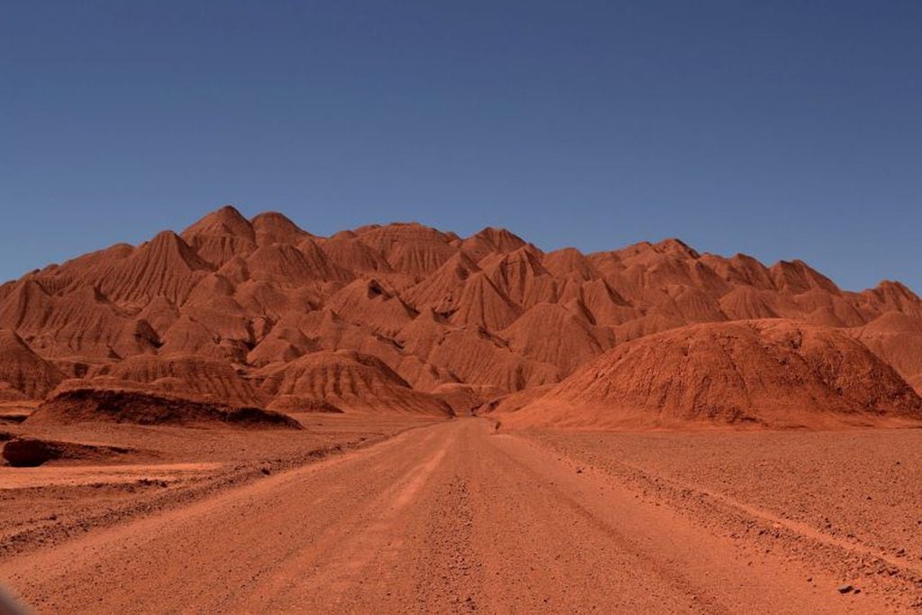 Los paisajes marcianos del camino que atraviesan los peregrinos. (VíaSalta)