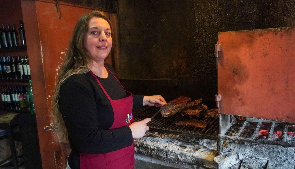 Betiana Villa, la asadora de Alvear que representará a Mendoza en el Campeonato Federal del Asado.