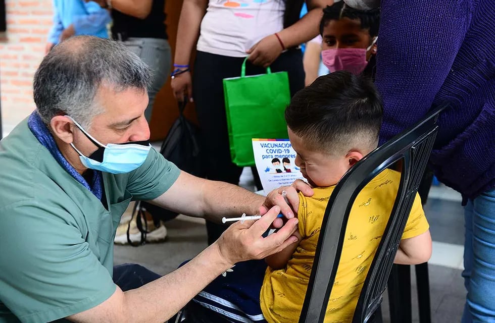 La Provincia profundizará la vacunación de menores, en la previa al inicio de clases. (José Gabriel Hernández / La Voz)