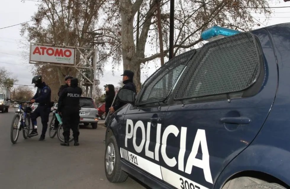 La Policía de Mendoza reforzó la seguridad en los supermercados, por posibles nuevos intentos de saqueos.
