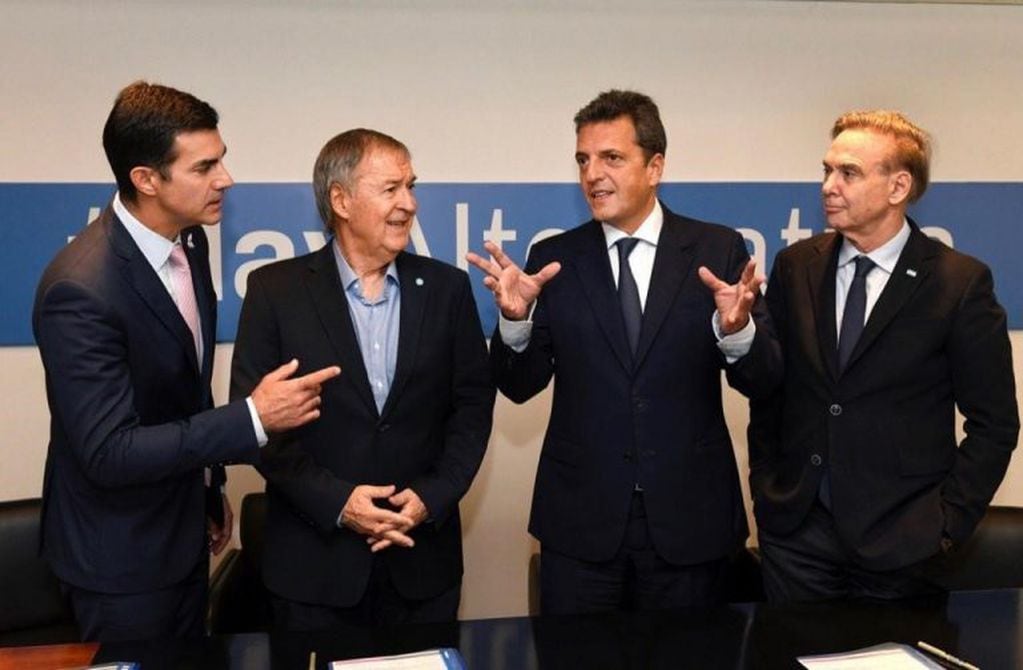 Argentina Federal se reunió sin la presencia de Roberto Lavagna y definieron ir a las PASO. (Prensa Sergio Massa)