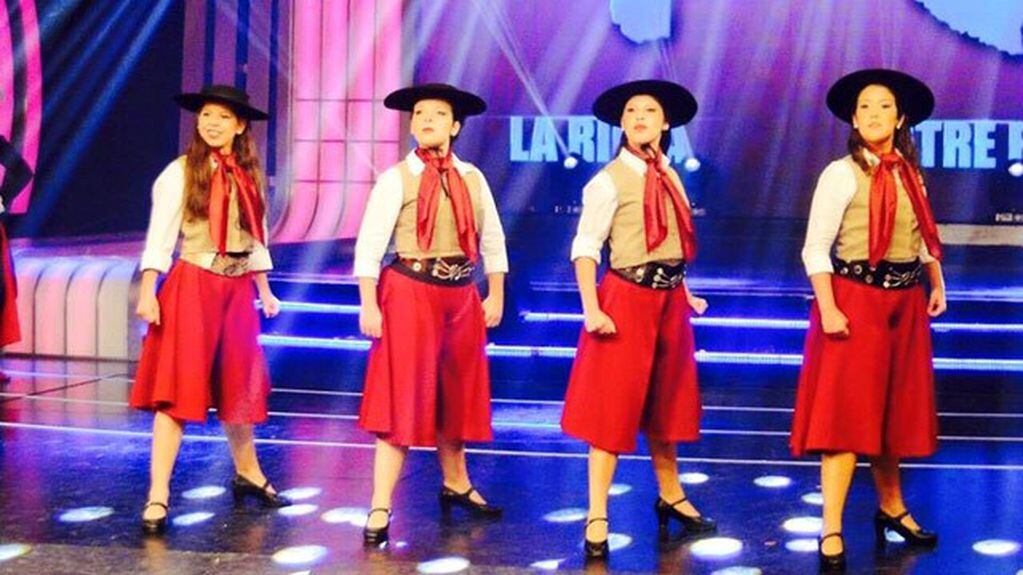 Cuarteto de malambo femenino de la Escuela de Danzas Folklóricas Che-Kerá.