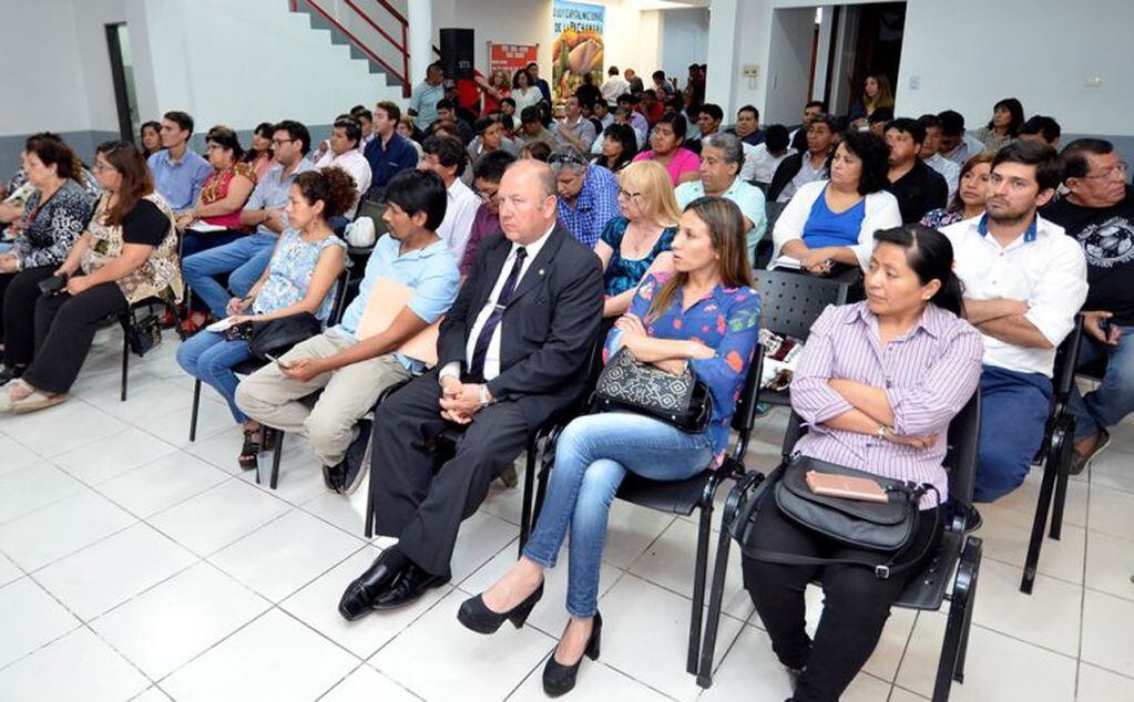 Legisladores municipales del Frente Cambia Jujuy y funcionarios, en el encuentro con el gobernador Morales.