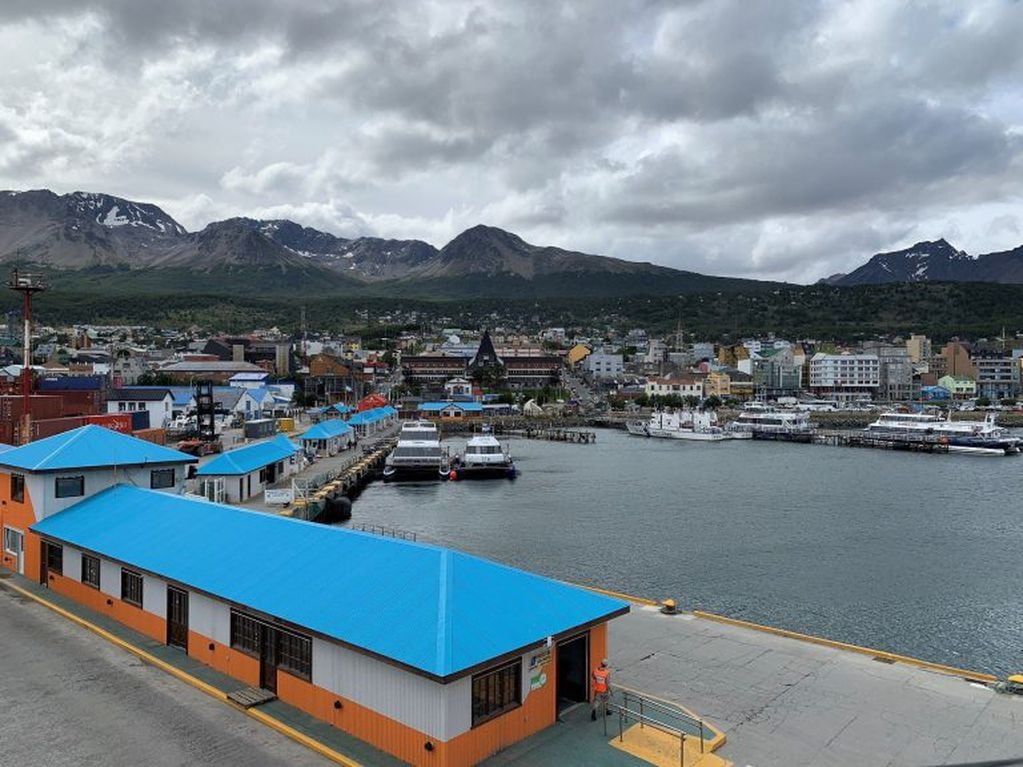 Se espera la aprobación del estudio de impacto ambiental para comenzar las obras en el Puerto de Ushuaia.
