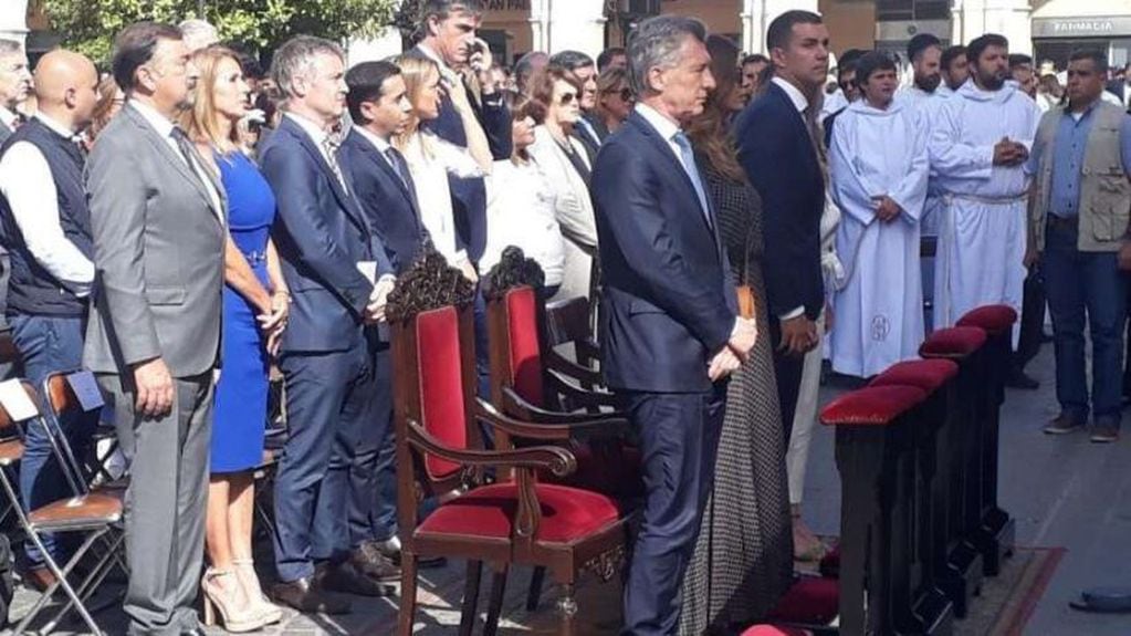 El presidente Mauricio Macri asistió a la Procesión del Señor y la Virgen del Milagro en Salta.