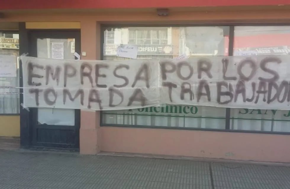 Trabajadores toman clínica en Rio Gallegos
