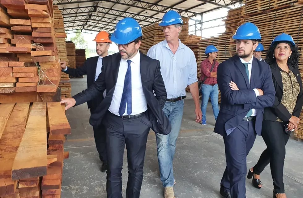 El embajador Fabrizio Lucentini recorrió el Centro Forestal de Arrayanal con el objeto de identificar oportunidades en el sentido de trazar una agenda para vincular a empresas italianas con Jujuy.