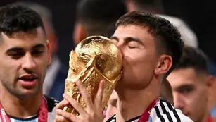 Dybala y "Cuti" Romero