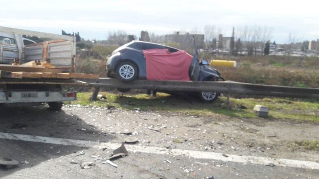 Una mujer falleció en un accidente en la autopista Rosario-Santa Fe. (El Ciudadano)