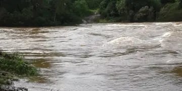 Eldorado: la crecida del río Paraná aisló a familias de Colonia Victoria