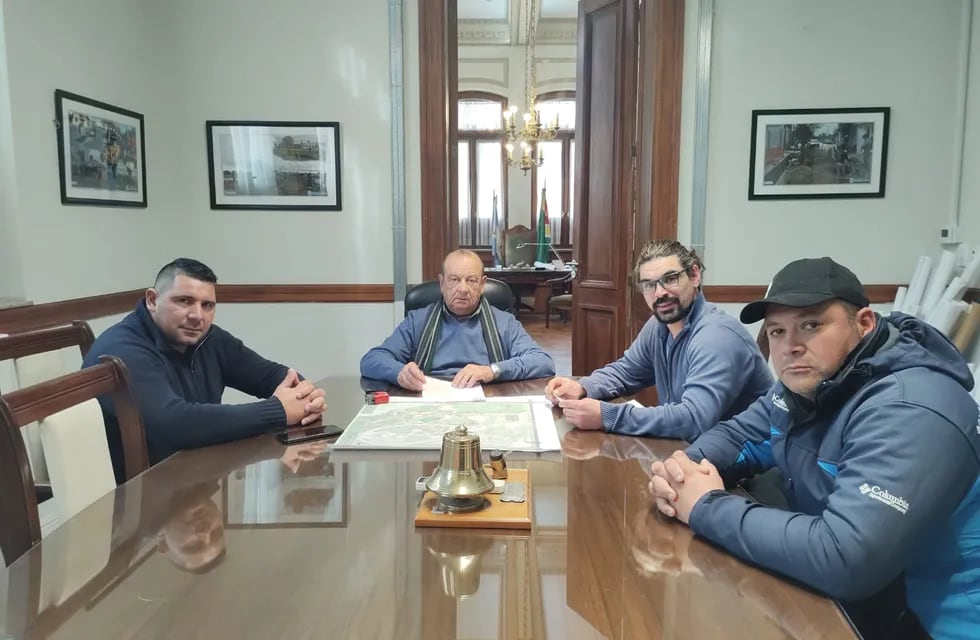 La Municipalidad de Tres Arroyos firmó convenio con la UOCRA seccional Azul