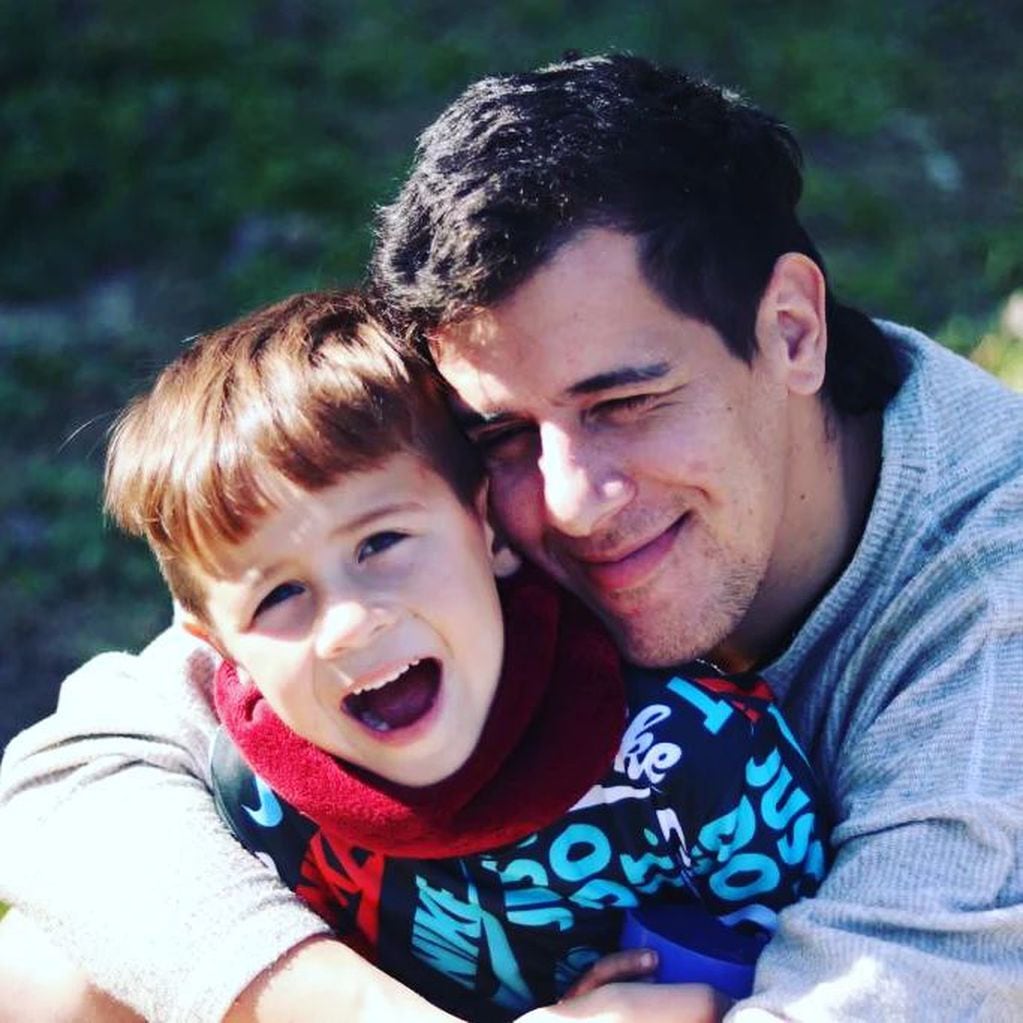 Christian Dupuy con Lucio, su hijo.