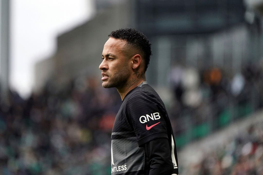 Neymar estuvo de fiesta luego de su impactante lesión con el PSG.