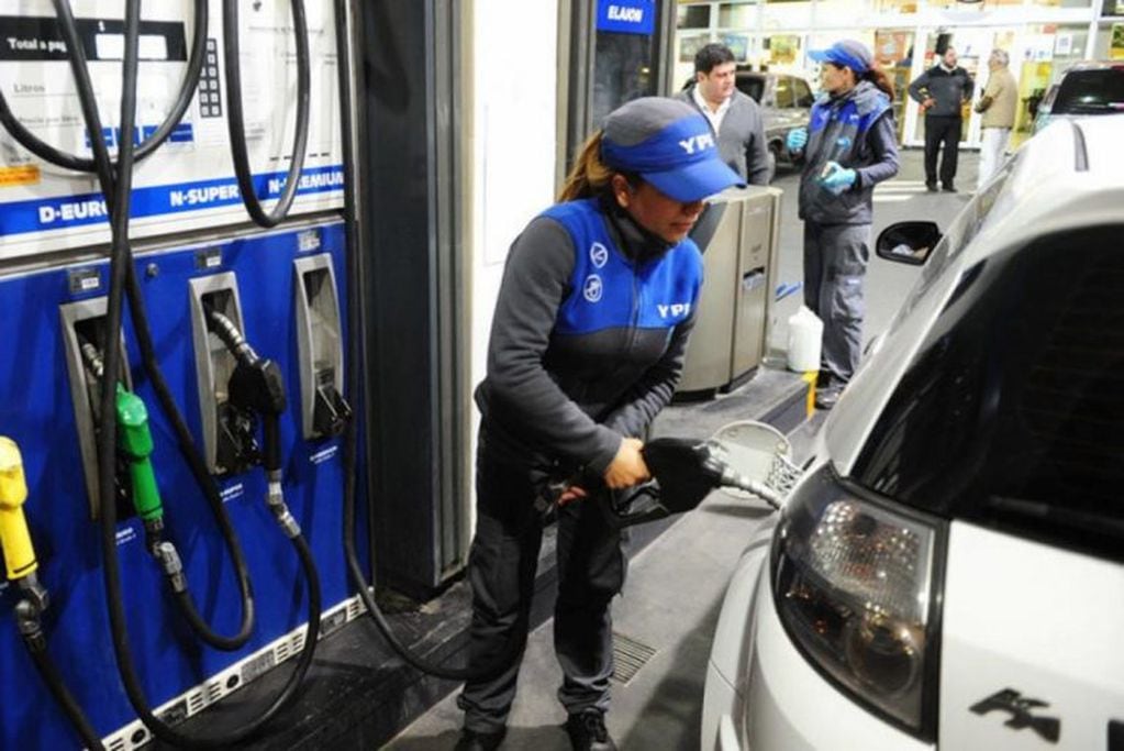 Se registra una fuerte de demanda de combustibles tras varios días de desabastecimiento.