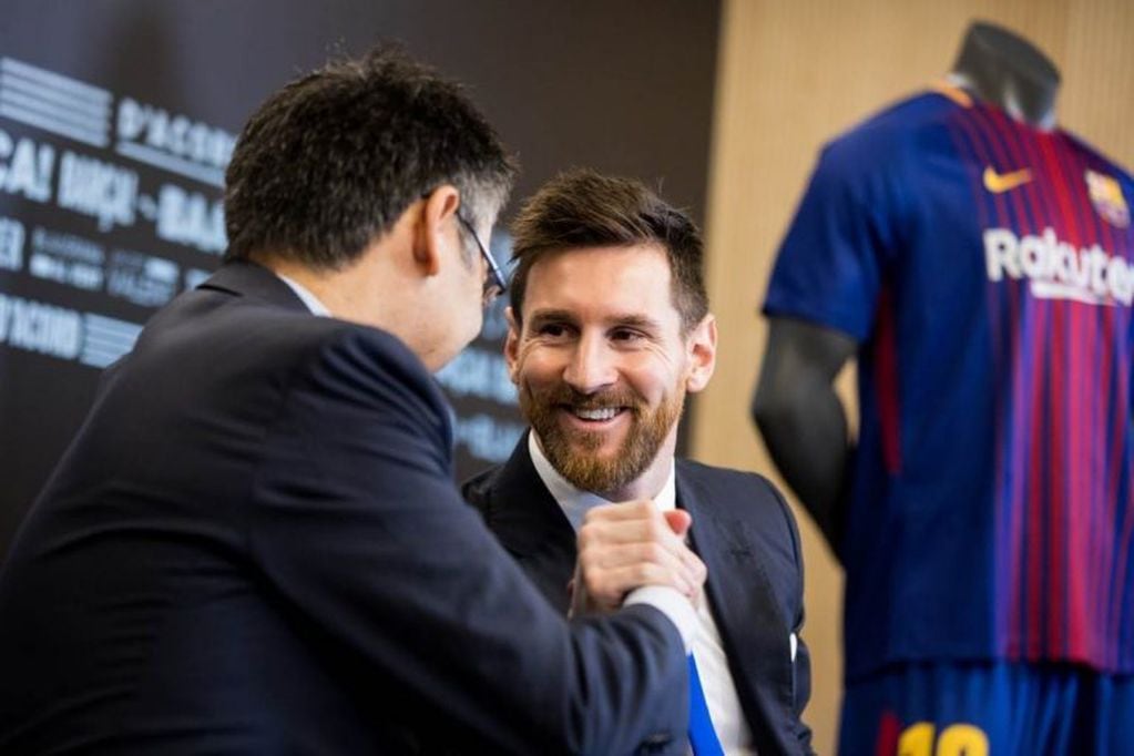 Josep Bartomeu Y Lionel Messi. (Foto de archivo, DPA)