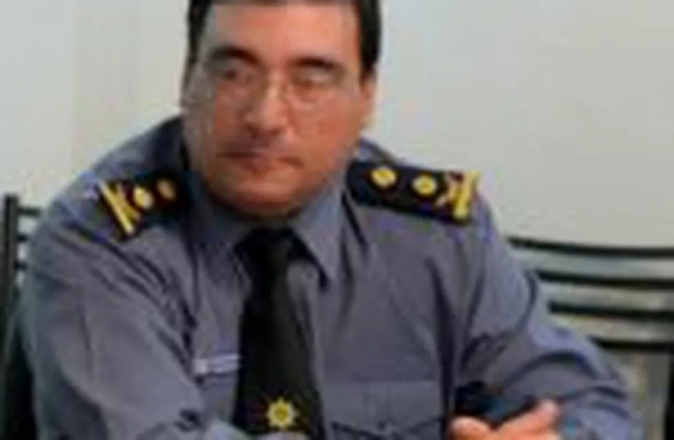 El jefe de la URII, Marcelo Villanu00faa, dio detalles del operativo para dar con los evadidos de tres comisarías.