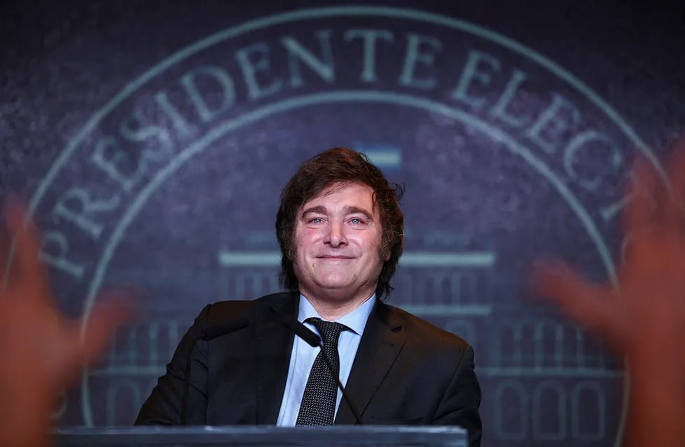 Javier Milei, se dirige a sus partidarios después de ganar la segunda vuelta de las elecciones presidenciales de Argentina.