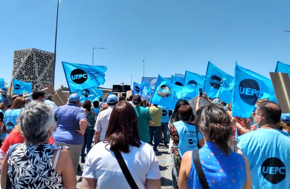Se viene una nueva protesta de los docentes en Córdoba (imagen  de una marcha anterior).
