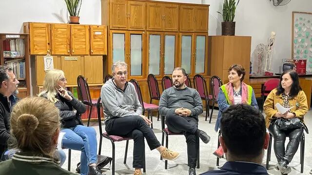 Luis Castellano mantuvo una reunión con integrantes de la Escuela Pizzurno