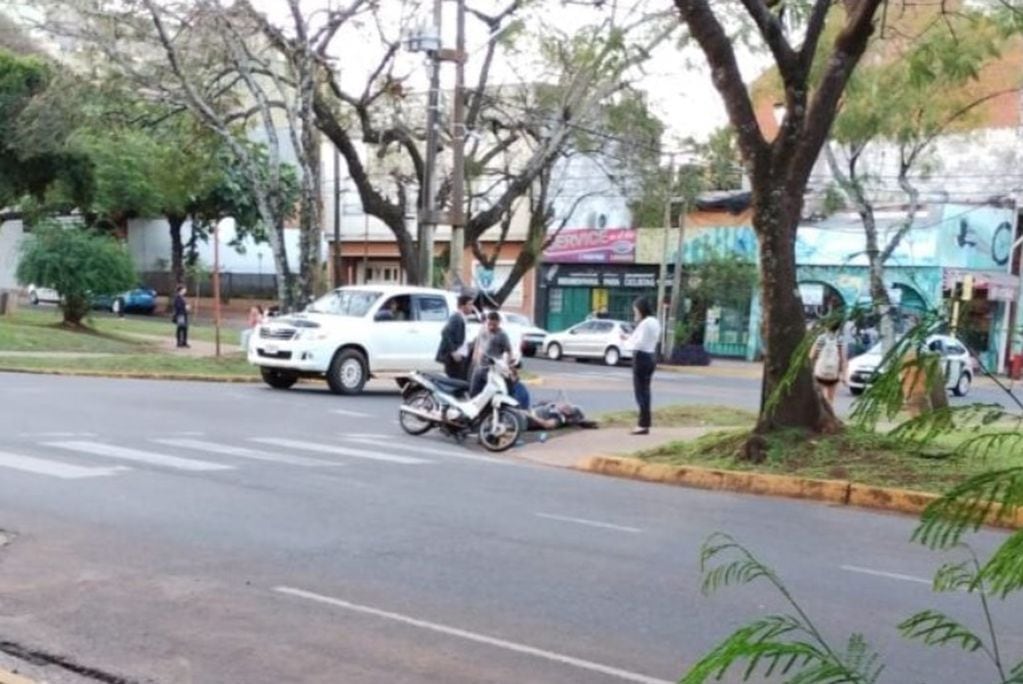 Un motociclista terminó lesionado tras siniestro vial en Posadas.