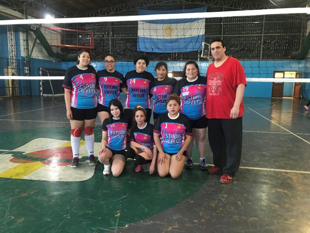 Equipo de voleibol, (Saurio) de Río Grande en la ciudad de Tolhuin