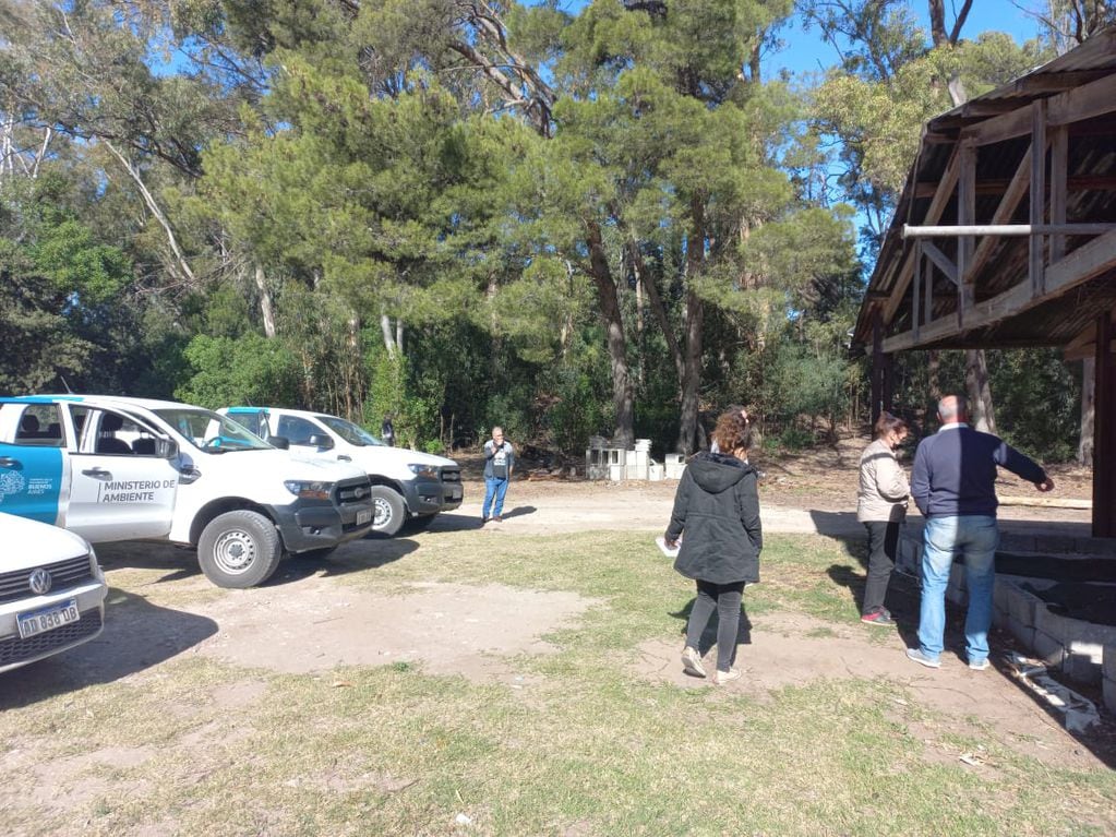 Personal del Ministerio de Medio Ambiente provincial visitaron el Vivero de Claromecó