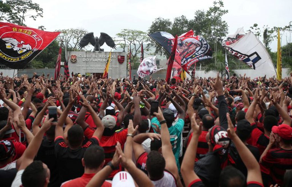 Una multitud despidió a Flamengo. (REUTERS)