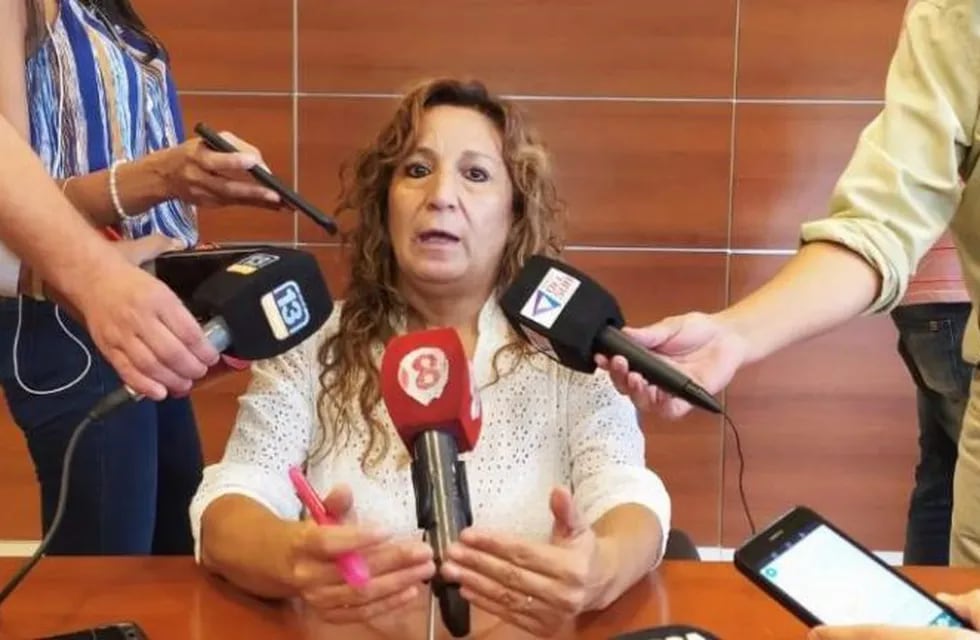 Mónica Jofré, jefa de Epidemiología, dio una conferencia de prensa.