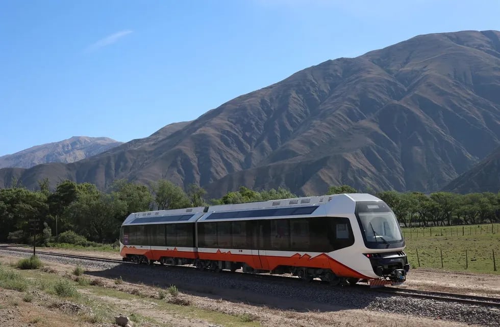 El Tren Turístico Solar de Jujuy quedará oficialmente inaugurado este jueves, con una serie de actos en diferentes puntos de la Quebrada de Humahuaca.