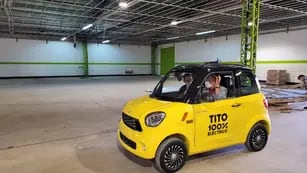 Rodríguez Saa a bordo de "Tito", el auto eléctrico "made in" San Luis