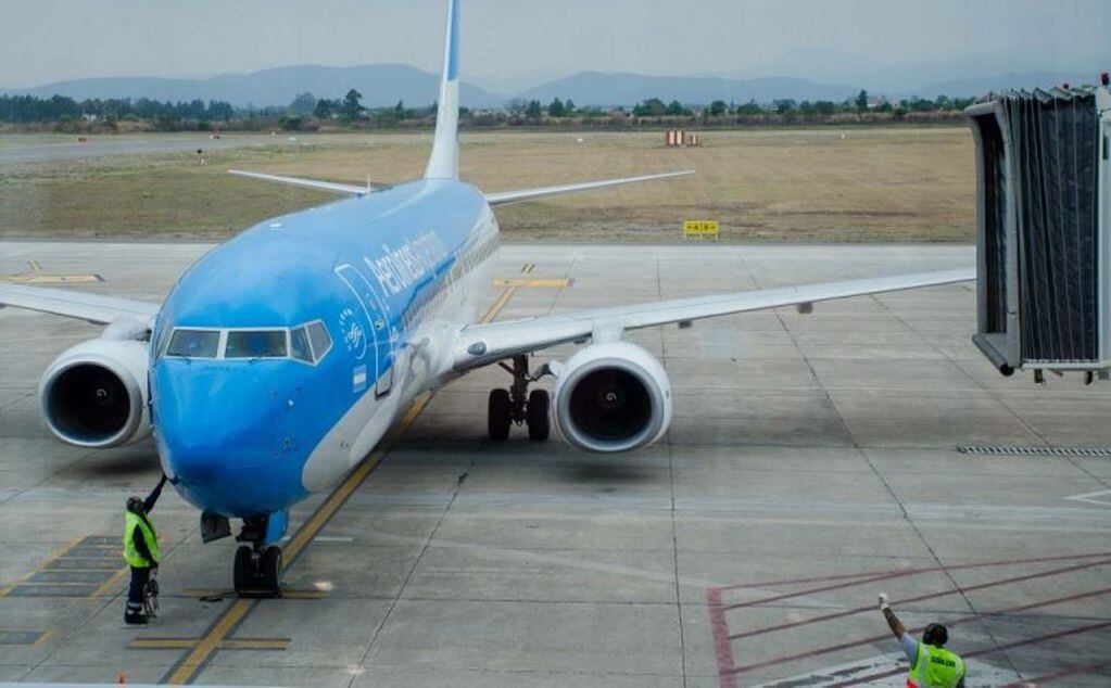 El Boeing 737-800 que despegó a las 5:30 del aeropuerto internacional de Ezeiza, en Buenos Aires, con 80 pasajeros a bordo, para aterrizar dos horas después en el aeropuerto de Perico, en Jujuy.