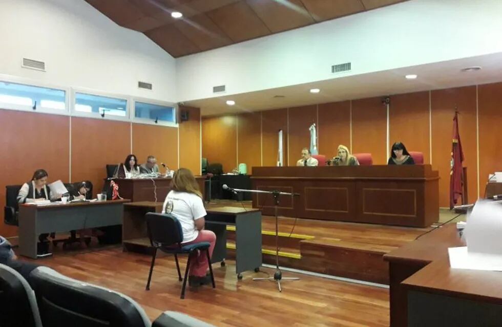 Mónica Morales declaró en el juicio por el femicidio de su hija, Paola Álvarez (Fiscales Penales)