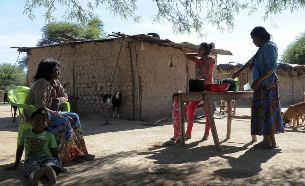 Pobladores de la comunidad wichí de San Luis, en el noreste de Salta, Argentina. TELAM