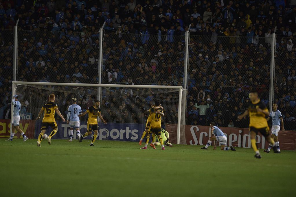 Belgrano enfrentó a Mitre en el Gigante de Alberdi por la Primera Nacional. (Ramiro Pereyra / La Voz)