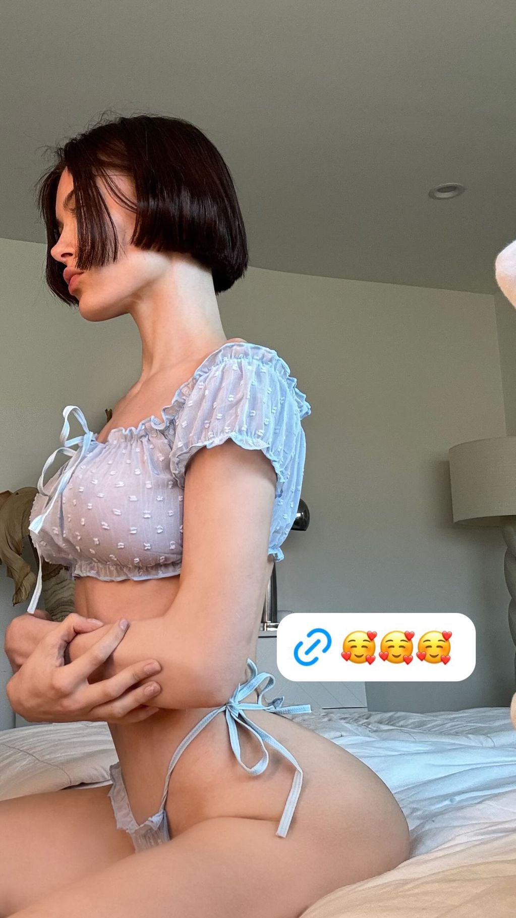 Lana Rhoades encendió Instagram con un conjunto de ropa interior ultra diminuto