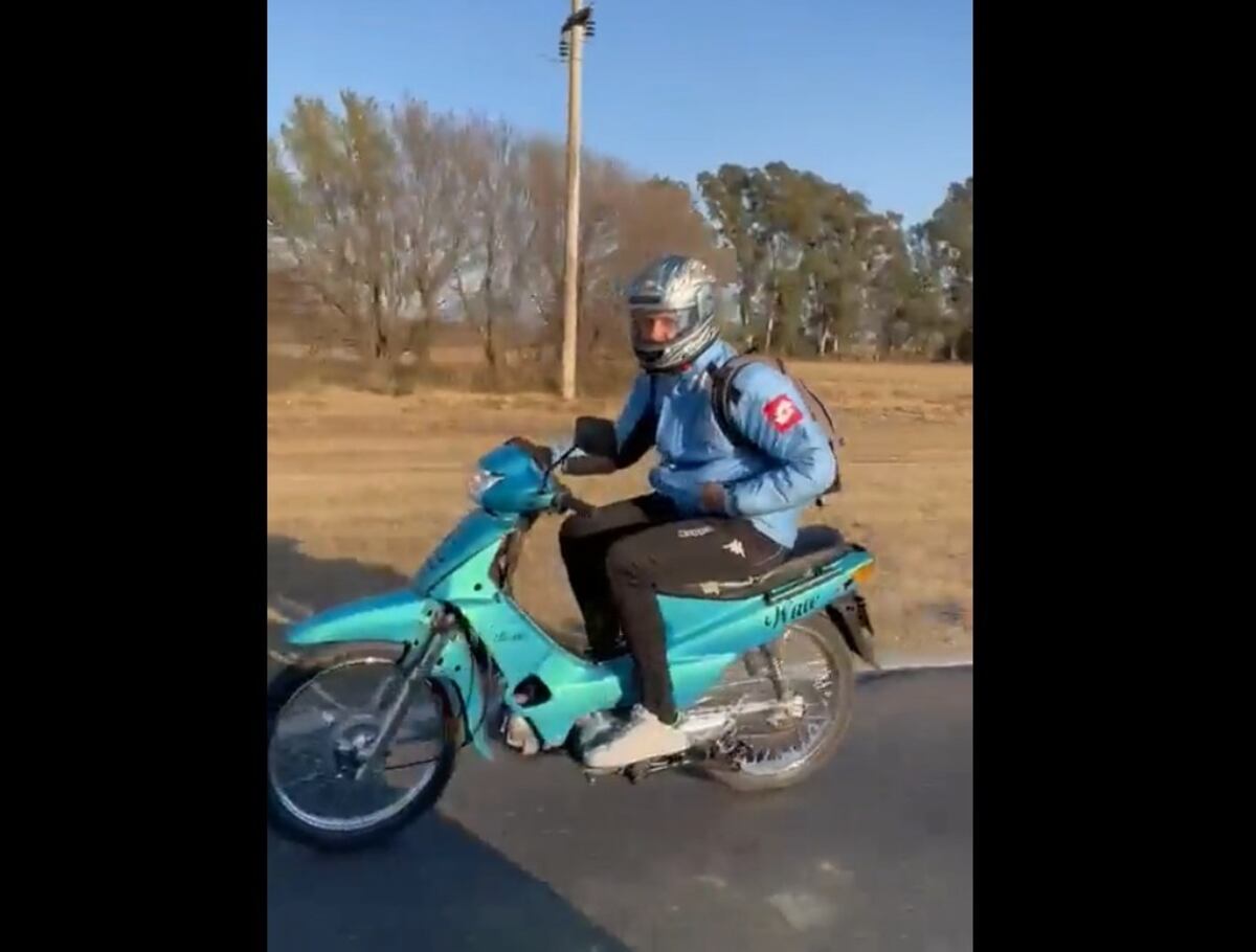 Fanático de Belgrano viajó en moto a San Luis.