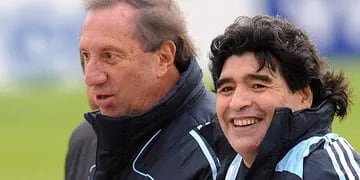 Bilardo y Maradona están juntos en la selección, como tantas otras veces.