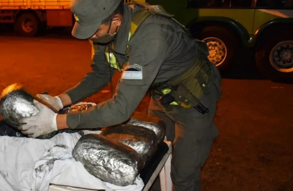 Partió de Puerto Iguazú con seis kilogramos de marihuana en su valija