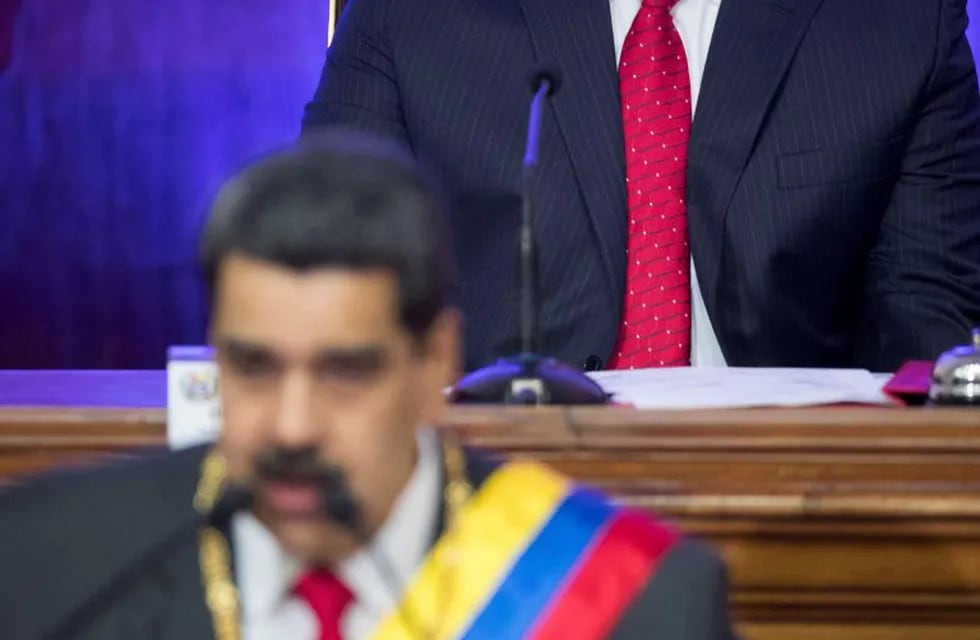 Diosdado Cabello y Nicolás Maduro. (Foto: EFE/ Rayner Peña)