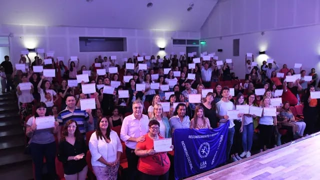 Entregaron 154 certificados del curso de lengua de señas argentinas en Rafaela y ya son 1200 desde 2014