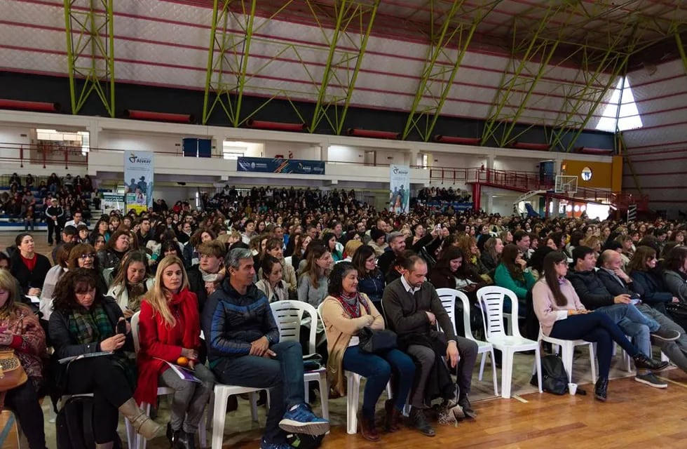 La edición 2019 del Congreso educativo reunió a más de 1.000 personas en el polideportivo cubierto de General Alvear.