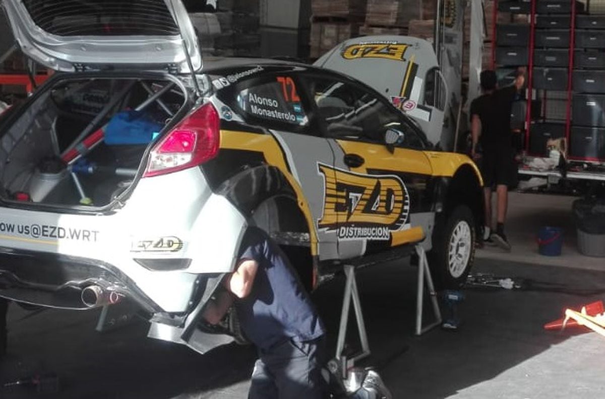 El Ford Fiesta R5 del cordobés Juan Carlos Alonso, en la previa del Rally Argentina 2022, que se larga este viernes en Mina Clavero.