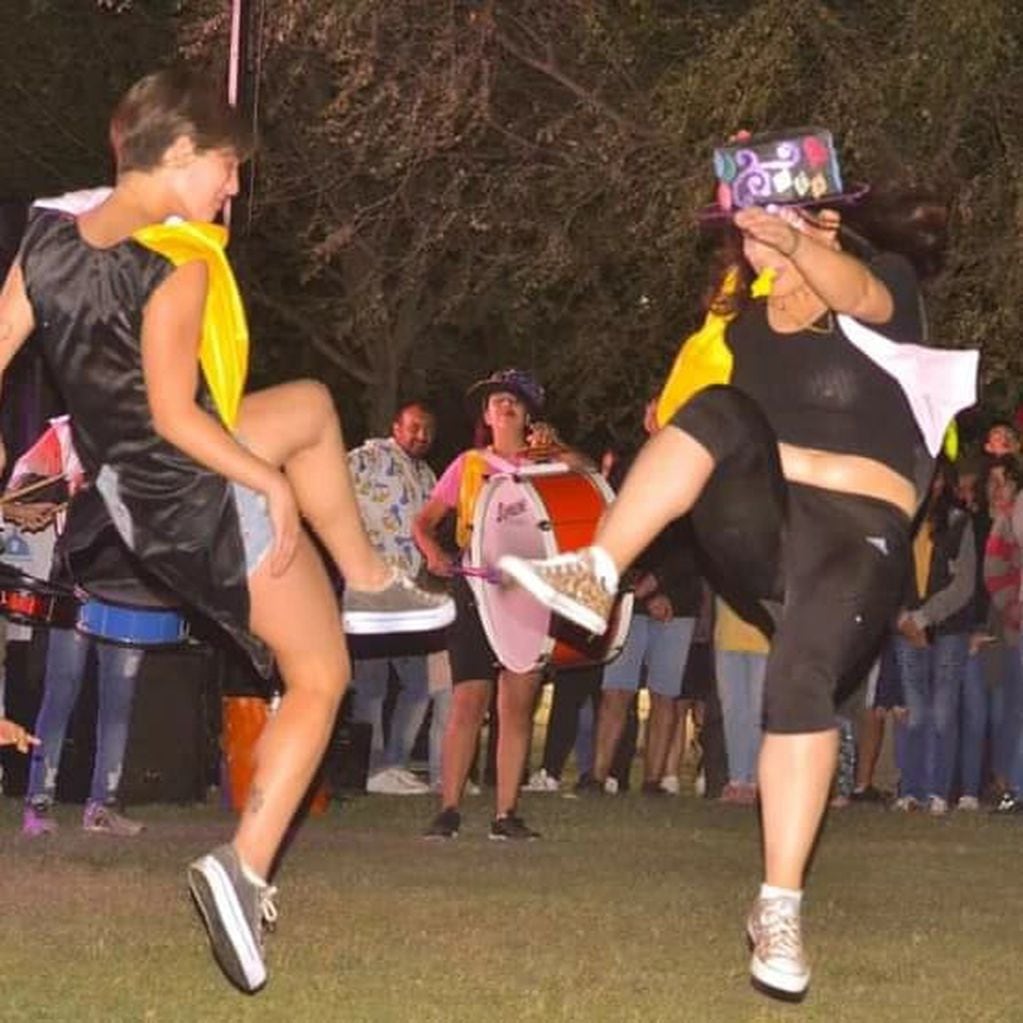La Murga del Programa Envión de Tres Arroyos participó en los festejos de Carnaval de Cascallares