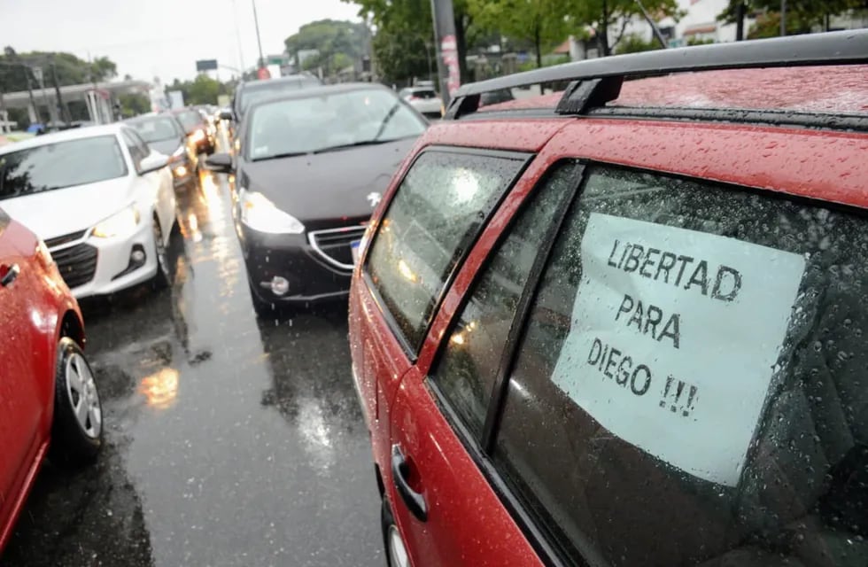 Liberan a Diego C., el joven que atropelló y mató a dos motochorros en Rosario. (@MauroYasprizza)