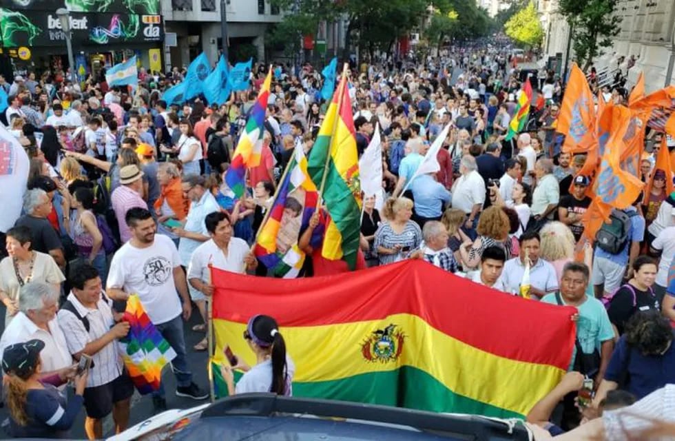 Marchas en Córdoba por la situación en Bolivia.
