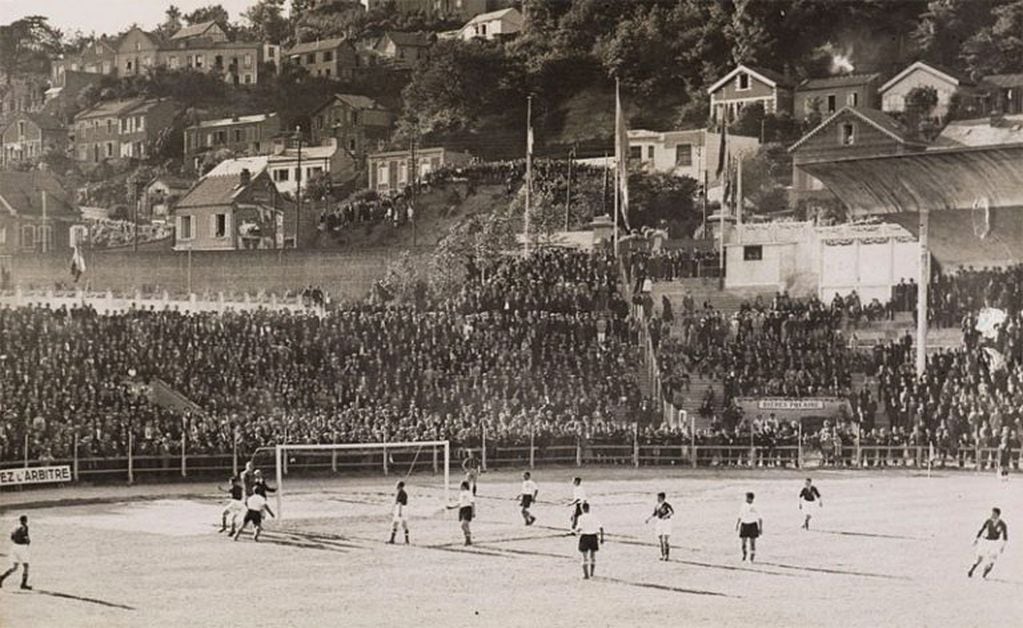El pintoresco estadio Charles Argentin en Le Havre, recibió a Checoslovaquia-Holanda. Tenía capacidad para apenas 11.000 personas.