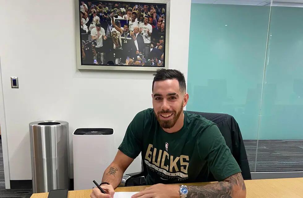 Luca Vildoza firmó contrato con los Milwaukee Bucks.