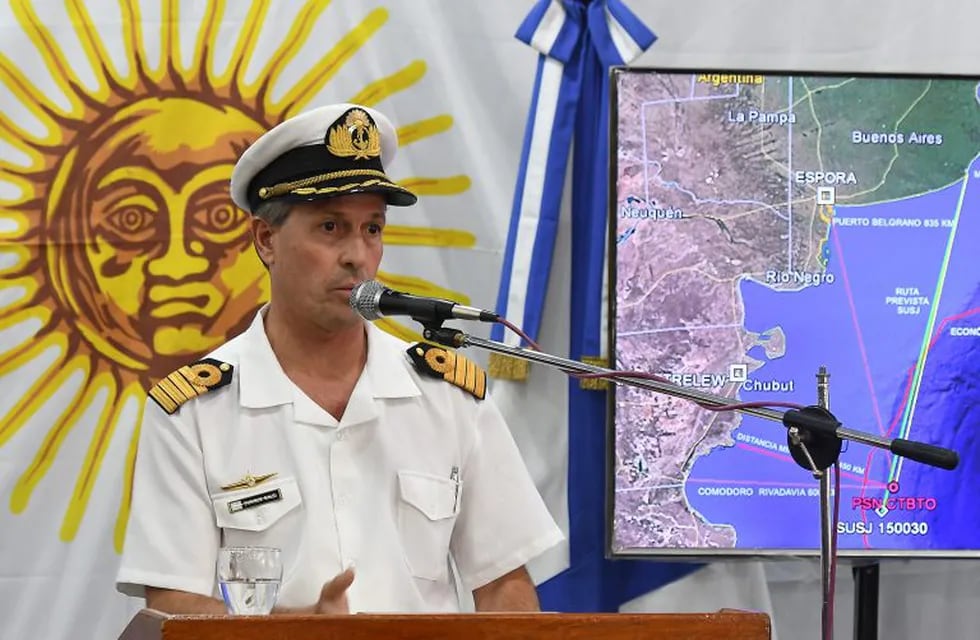 El portavoz de la Armada, Enrique Balbi, brinda una conferencia de prensa en la sede de la fuerza en Buenos Aires. (DPA)