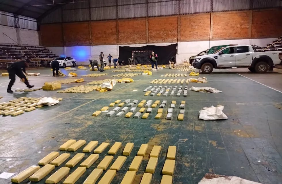 Montecarlo: decomisan importante carga de marihuana en dos allanamientos.